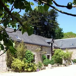 Bed and breakfast Les Pieds Dans L'herbe, Rosporden